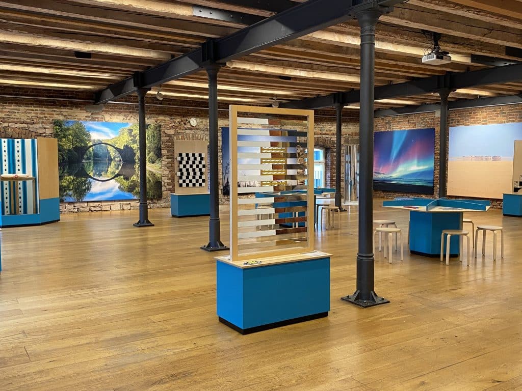 Blick in die Ausstellung im Mathematikum Gießen